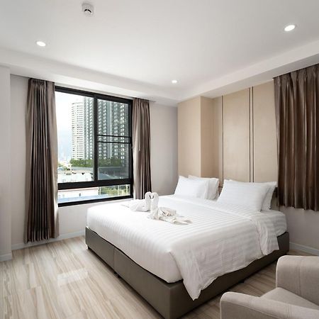 The Riski Hotel At Bangphlat Station Sha Bangkok Exterior foto