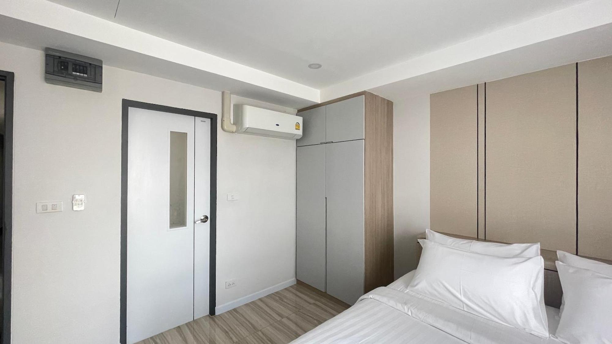 The Riski Hotel At Bangphlat Station Sha Bangkok Quarto foto