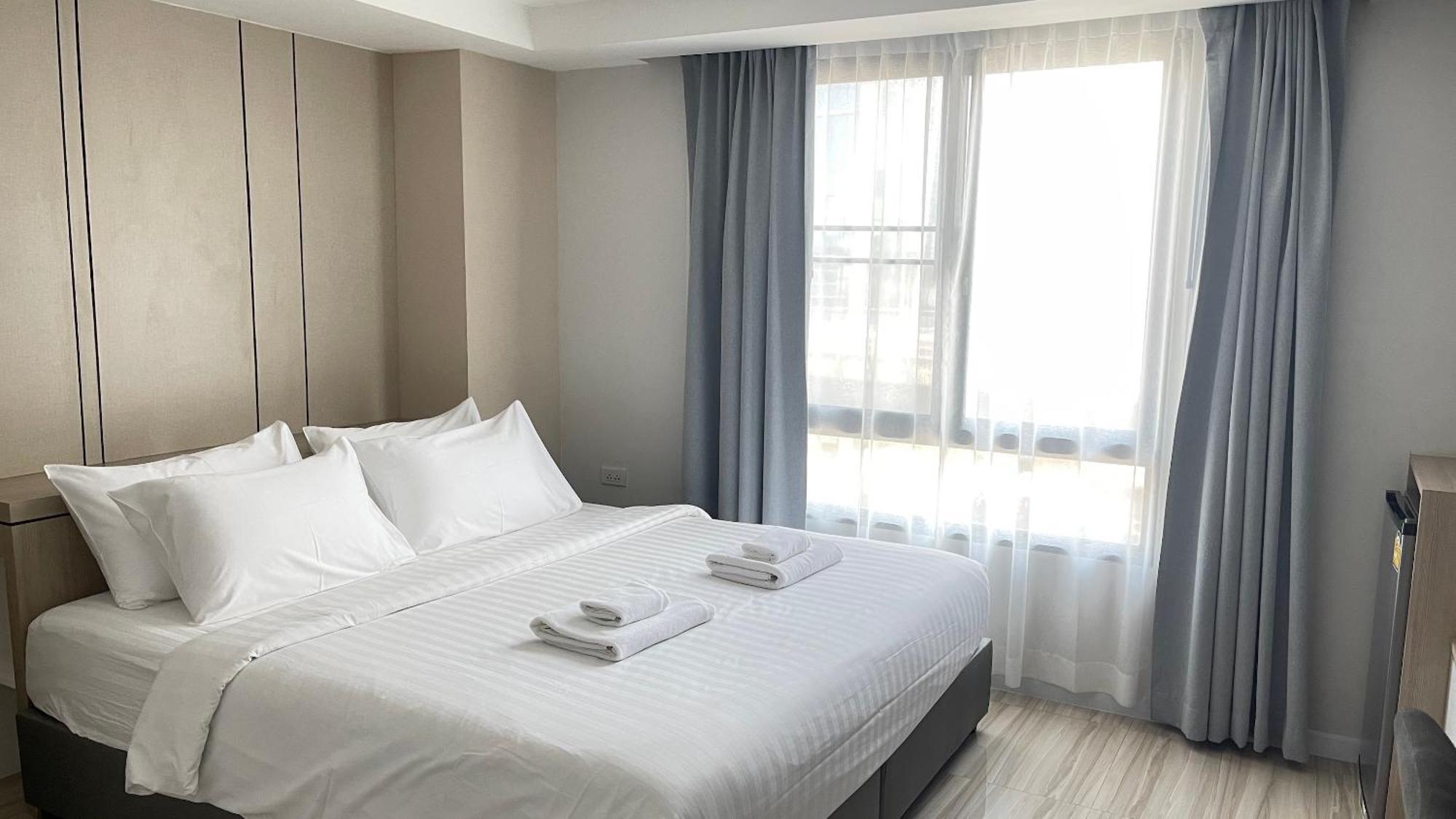 The Riski Hotel At Bangphlat Station Sha Bangkok Quarto foto